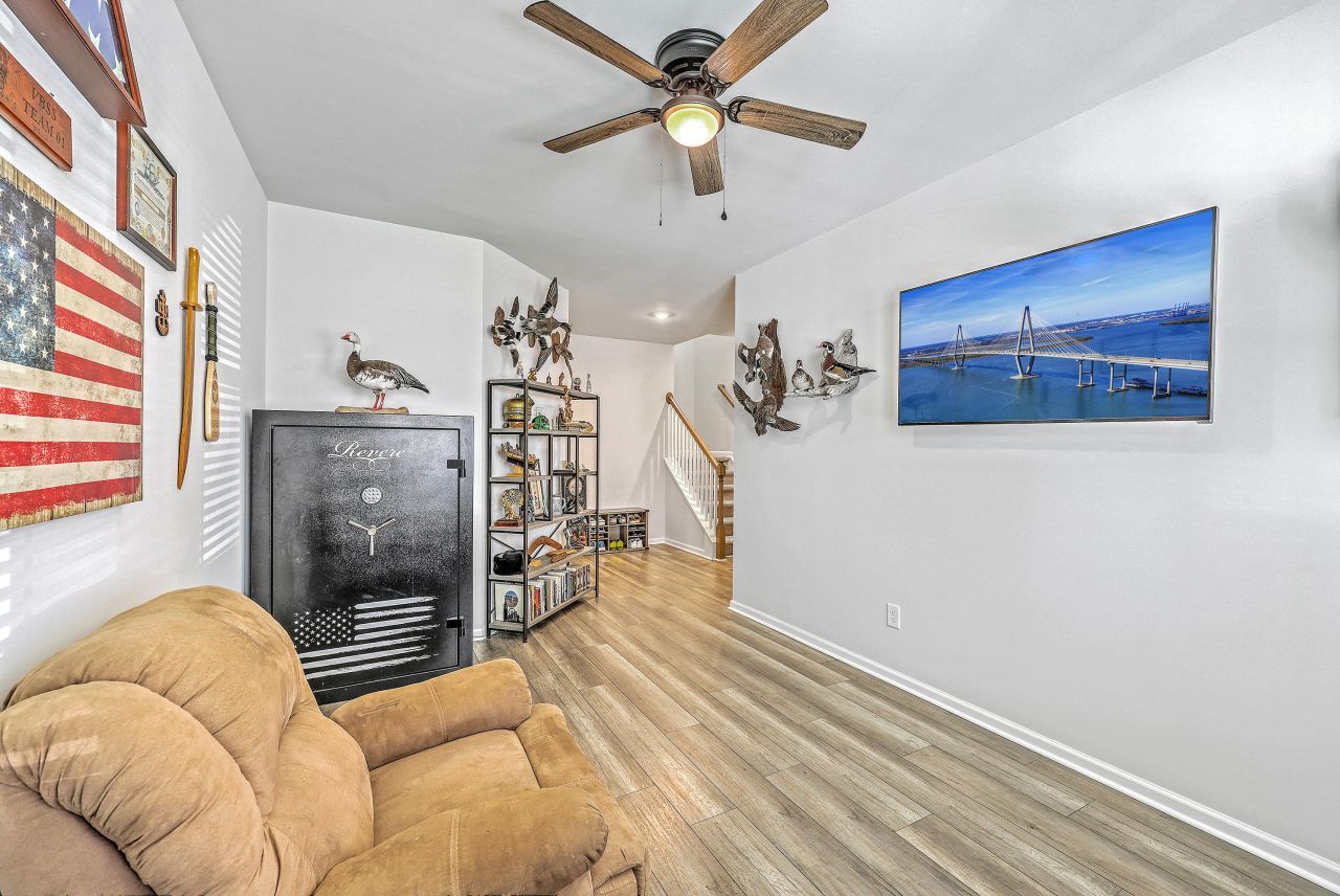 81 Red Bluff Street Photo 9