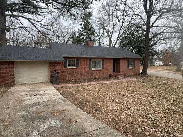 621 W Thomas Avenue, Jonesboro, AR 72401