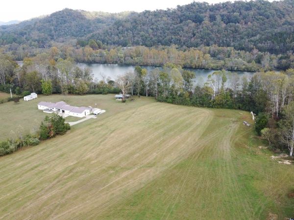 16 Fairground Lane, Whitleyville, TN 38588