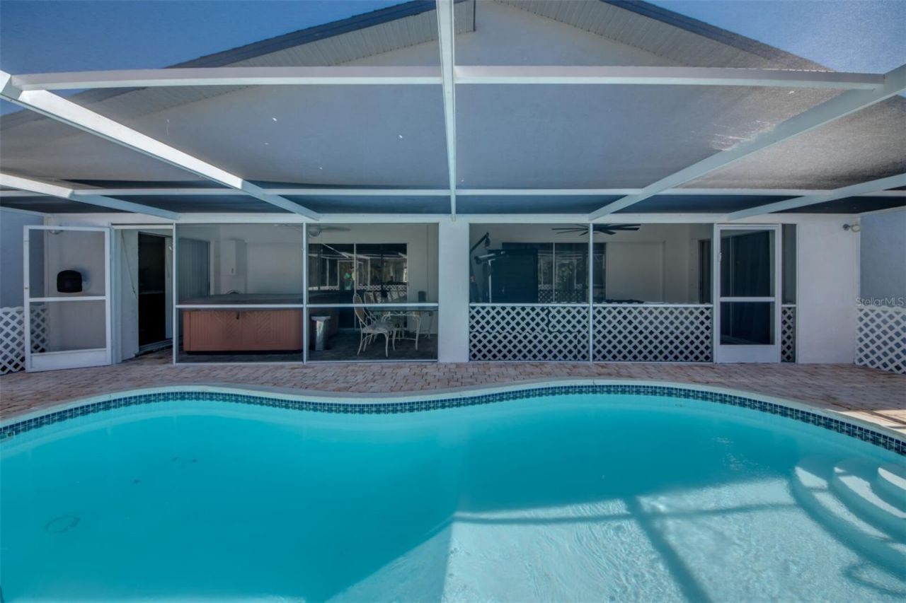 912 SE 24th Avenue, Unit A &  B, Cape Coral, FL 33990 Photo