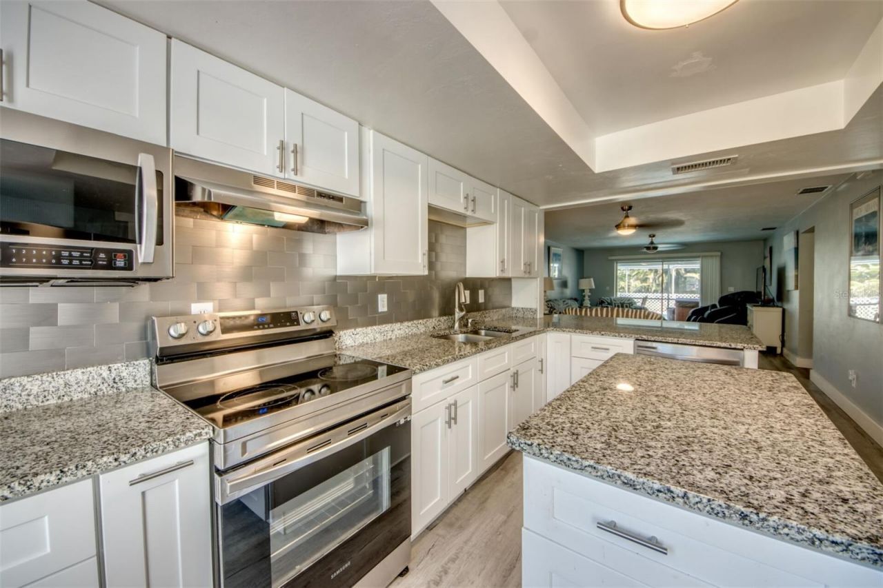 912 SE 24th Avenue, Unit A &  B, Cape Coral, FL 33990 Photo