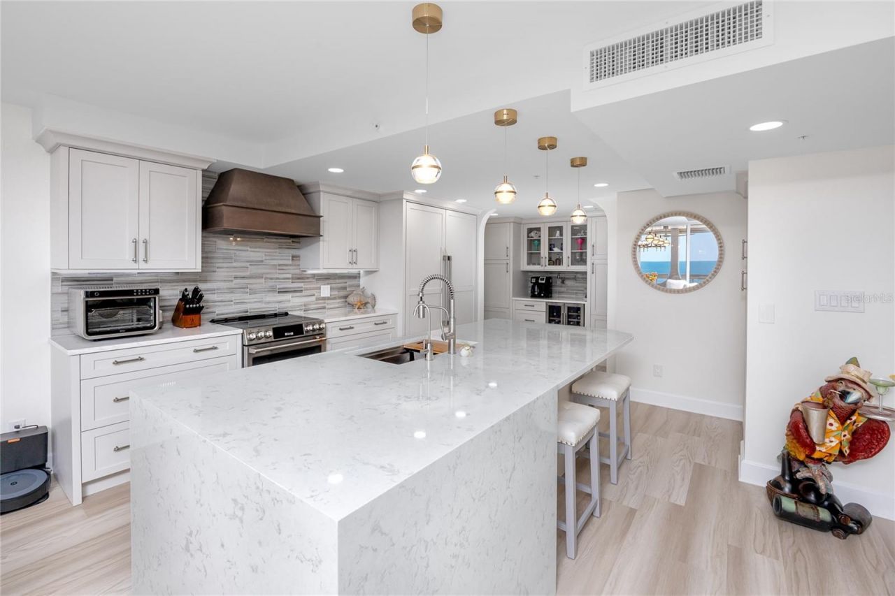 17940 Gulf Boulevard, Unit 17C, Redington Shores, FL 33708 Photo