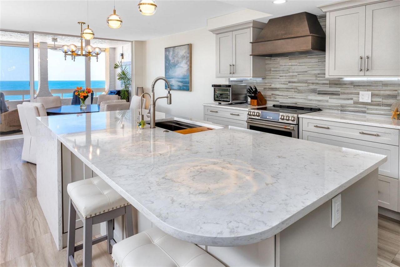 17940 Gulf Boulevard, Unit 17C, Redington Shores, FL 33708 Photo