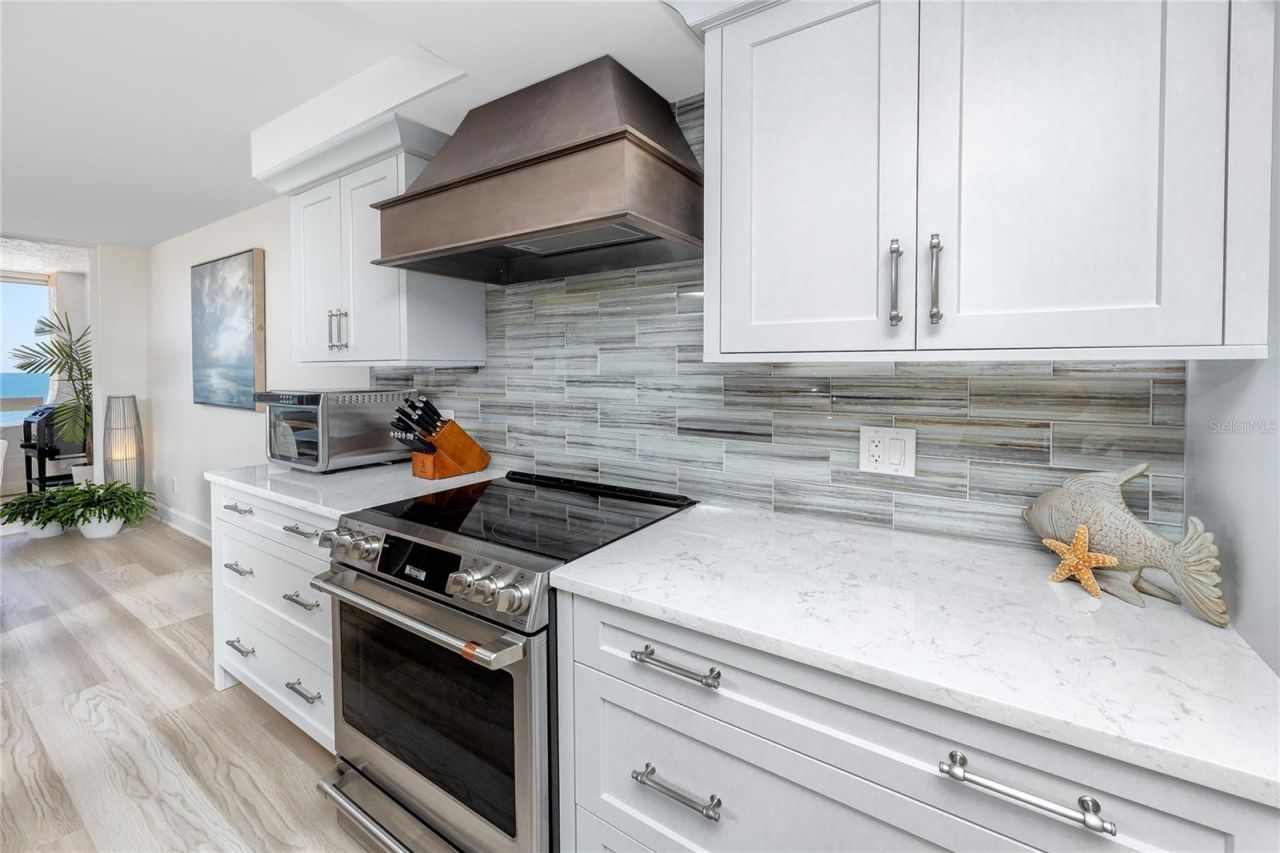 17940 Gulf Boulevard, Unit 17C, Redington Shores, FL 33708 Photo