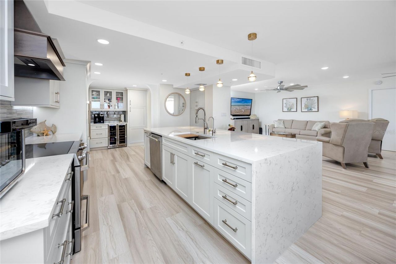 17940 Gulf Boulevard, Unit 17C, Redington Shores, FL 33708 Photo