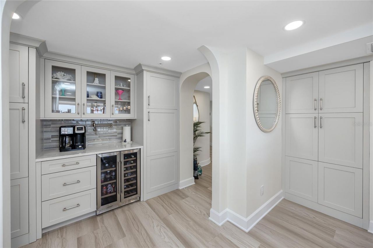 17940 Gulf Boulevard, Unit 17C, Redington Shores, FL 33708 Photo