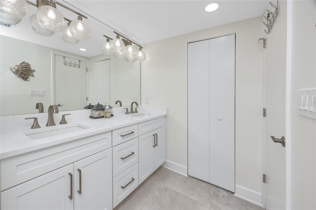 17940 Gulf Boulevard, Unit 17C, Redington Shores, FL 33708 Photo