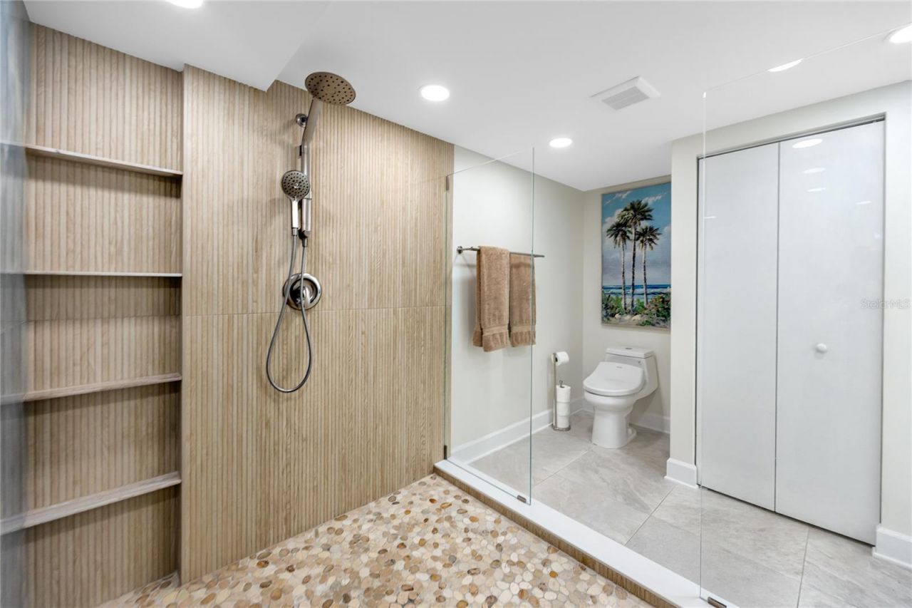 17940 Gulf Boulevard, Unit 17C, Redington Shores, FL 33708 Photo