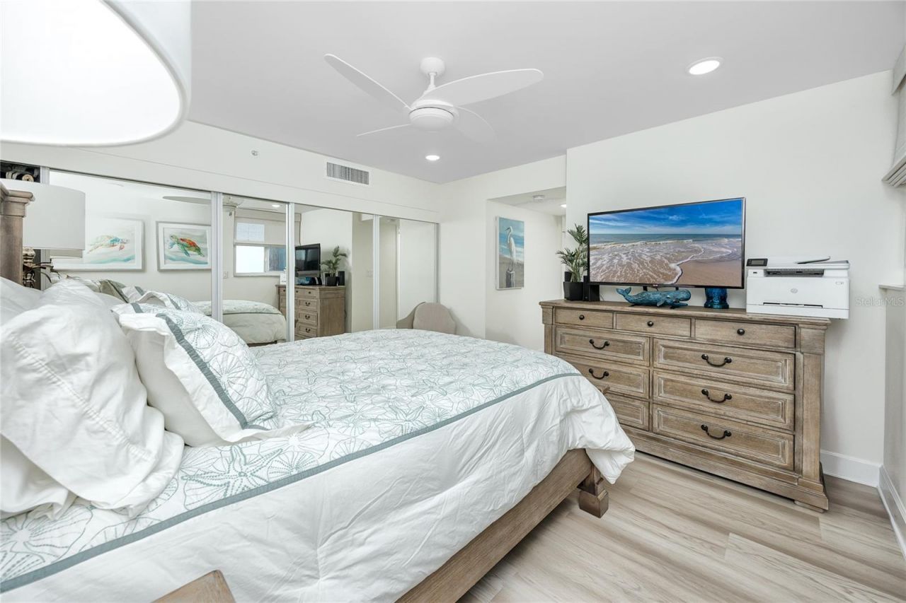 17940 Gulf Boulevard, Unit 17C, Redington Shores, FL 33708 Photo