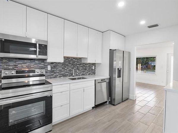 370 S Golf Blvd, Pompano Beach, FL 33064