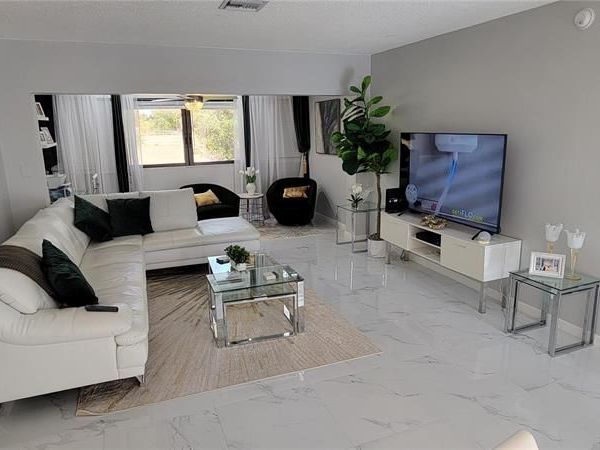 1801 Presidential Way, Unit D202, West Palm Beach, FL 33401