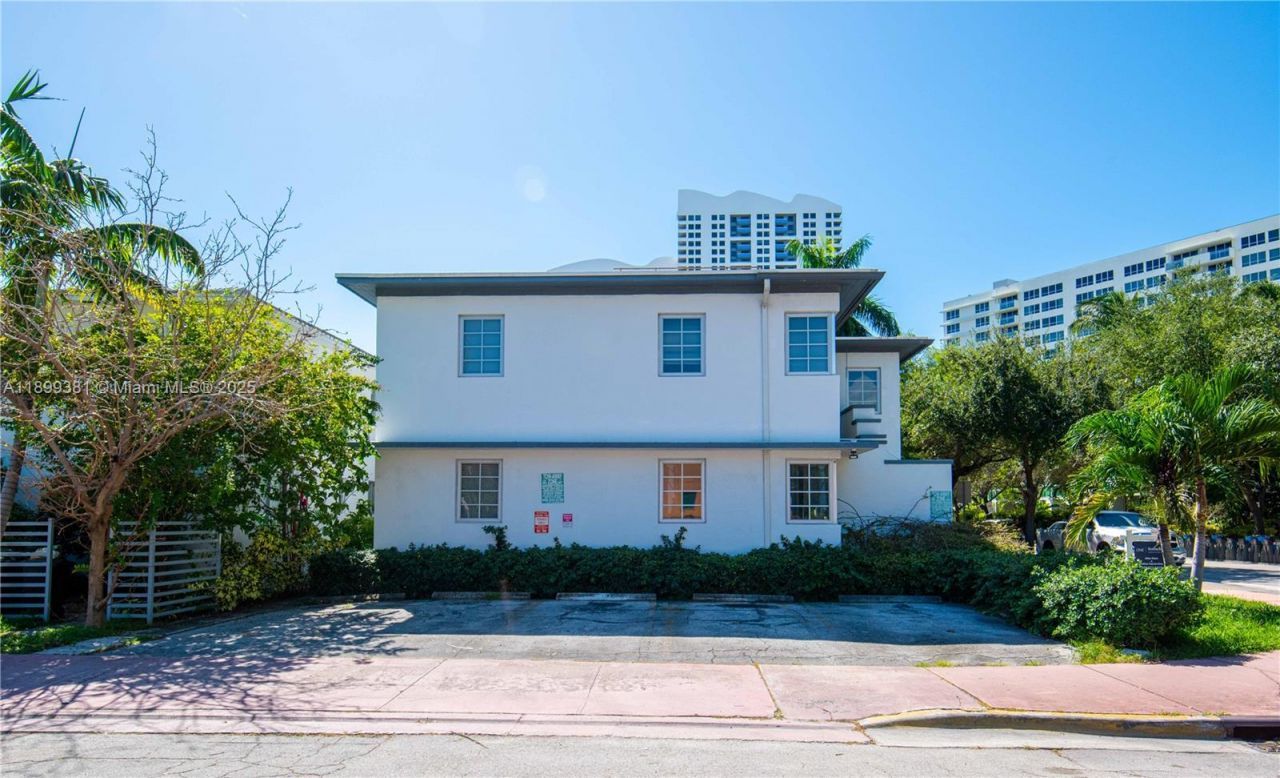 1485 Bay Rd, Miami Beach, FL 33139 Photo