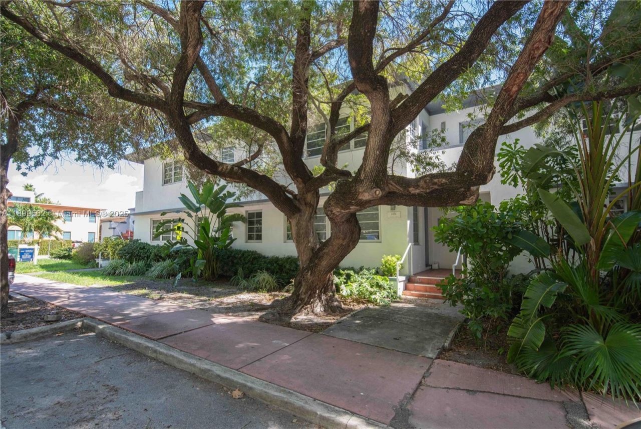 1485 Bay Rd, Miami Beach, FL 33139 Photo