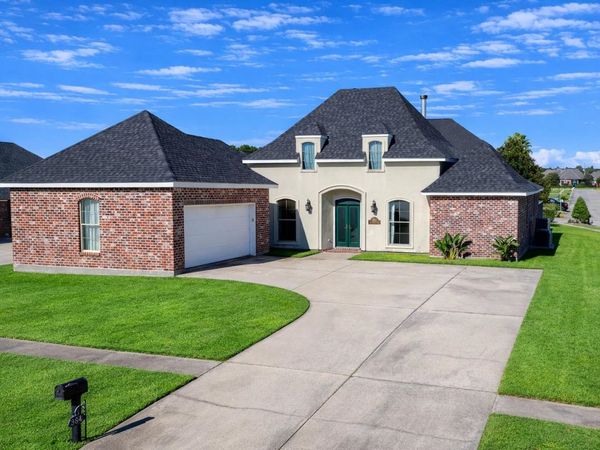 384 Sugarwood Boulevard, Houma, LA 70360