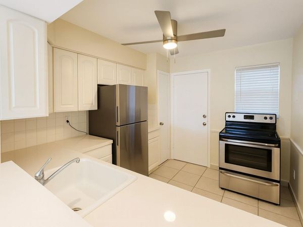 1450 NE 191st St, Unit 303, Miami, FL 33179