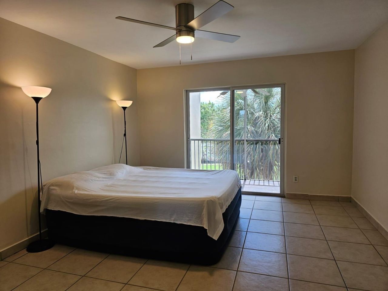 1450 NE 191st Street, Unit 303, Miami, FL 33179 Photo