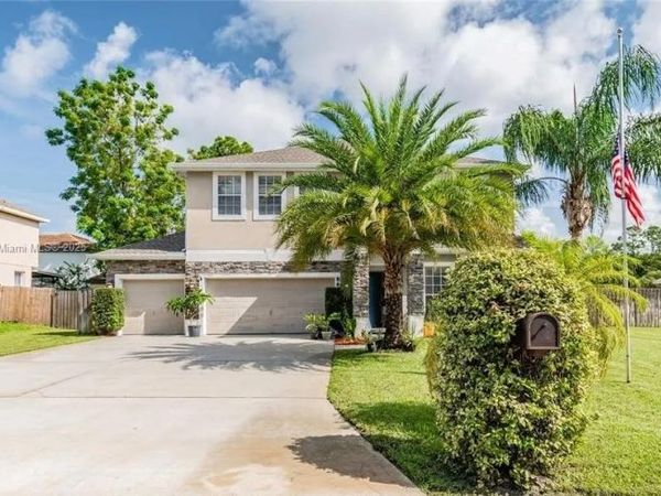 860 Charlotte St., Longwood, FL 32750