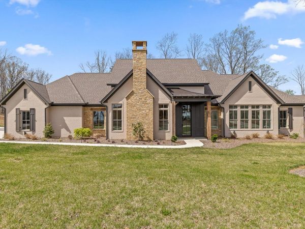 8583 Mountain Laurel Trl, Signal Mountain, TN 37377