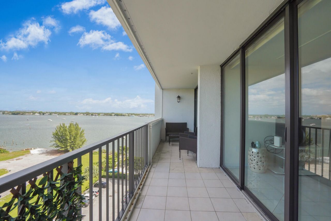 5600 N Flagler Drive, Unit 907, West Palm Beach, FL 33407 Photo