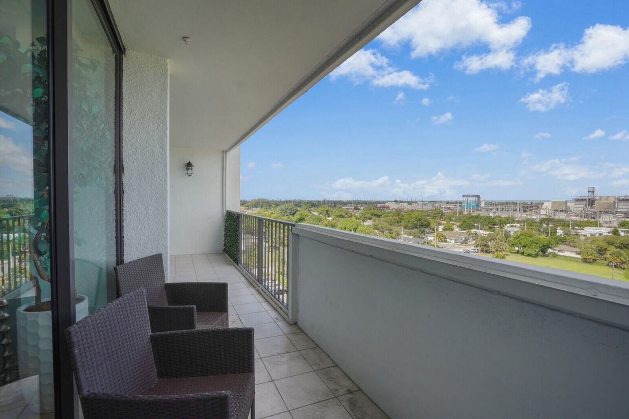 5600 N Flagler Drive, Unit 907, West Palm Beach, FL 33407 Photo