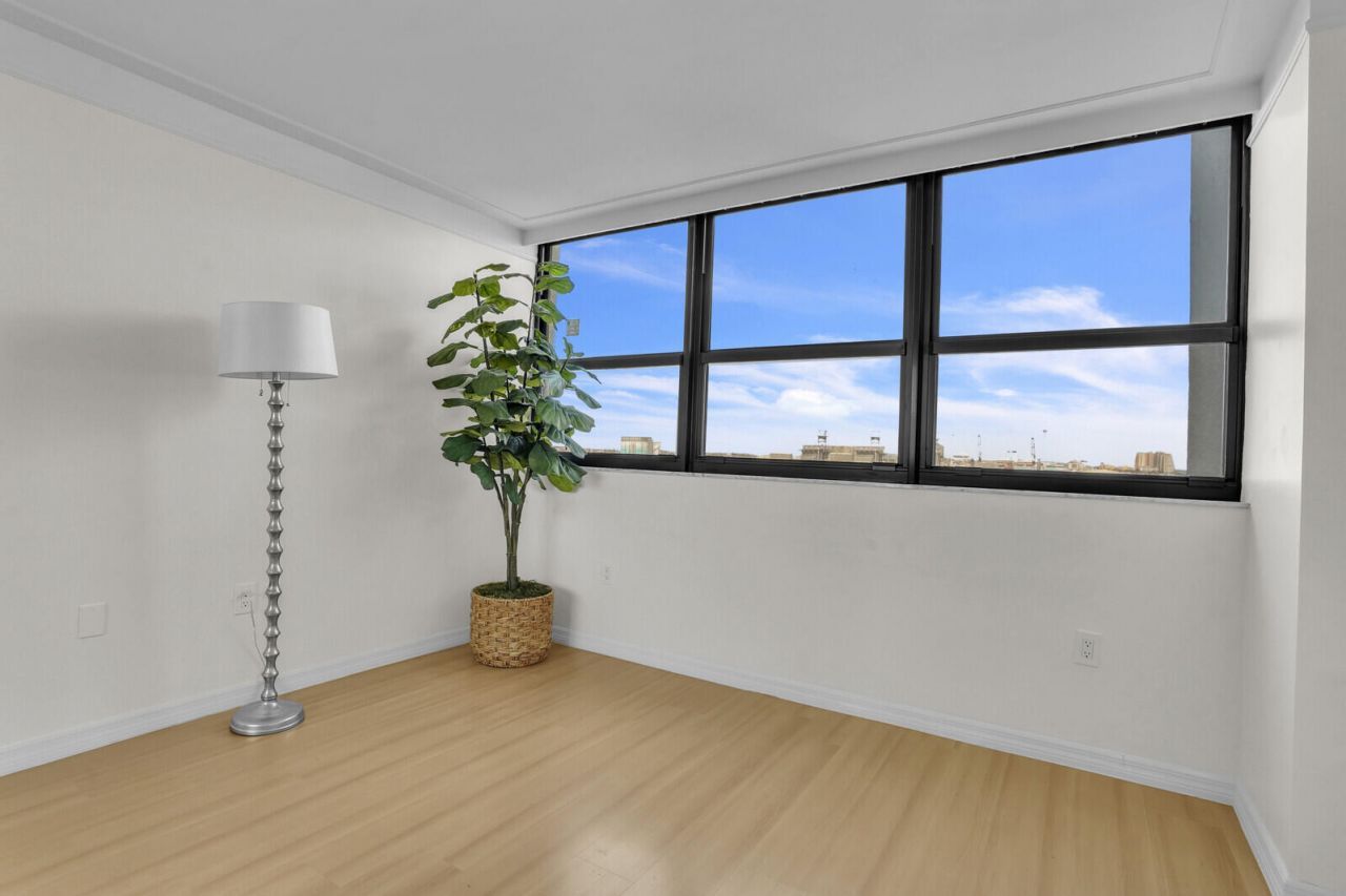 5600 N Flagler Drive, Unit 907, West Palm Beach, FL 33407 Photo