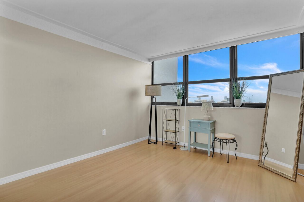 5600 N Flagler Drive, Unit 907, West Palm Beach, FL 33407 Photo