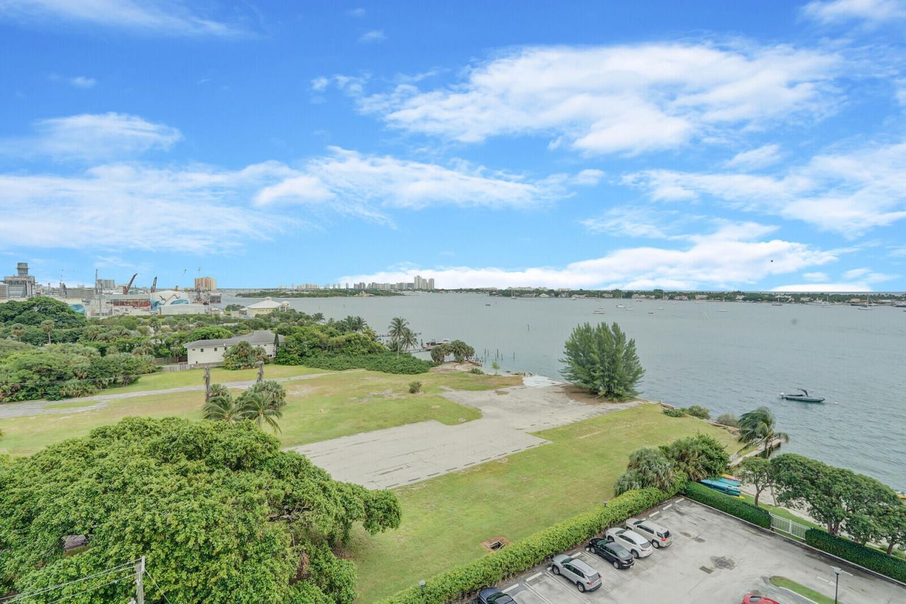 5600 N Flagler Drive, Unit 907, West Palm Beach, FL 33407 Photo