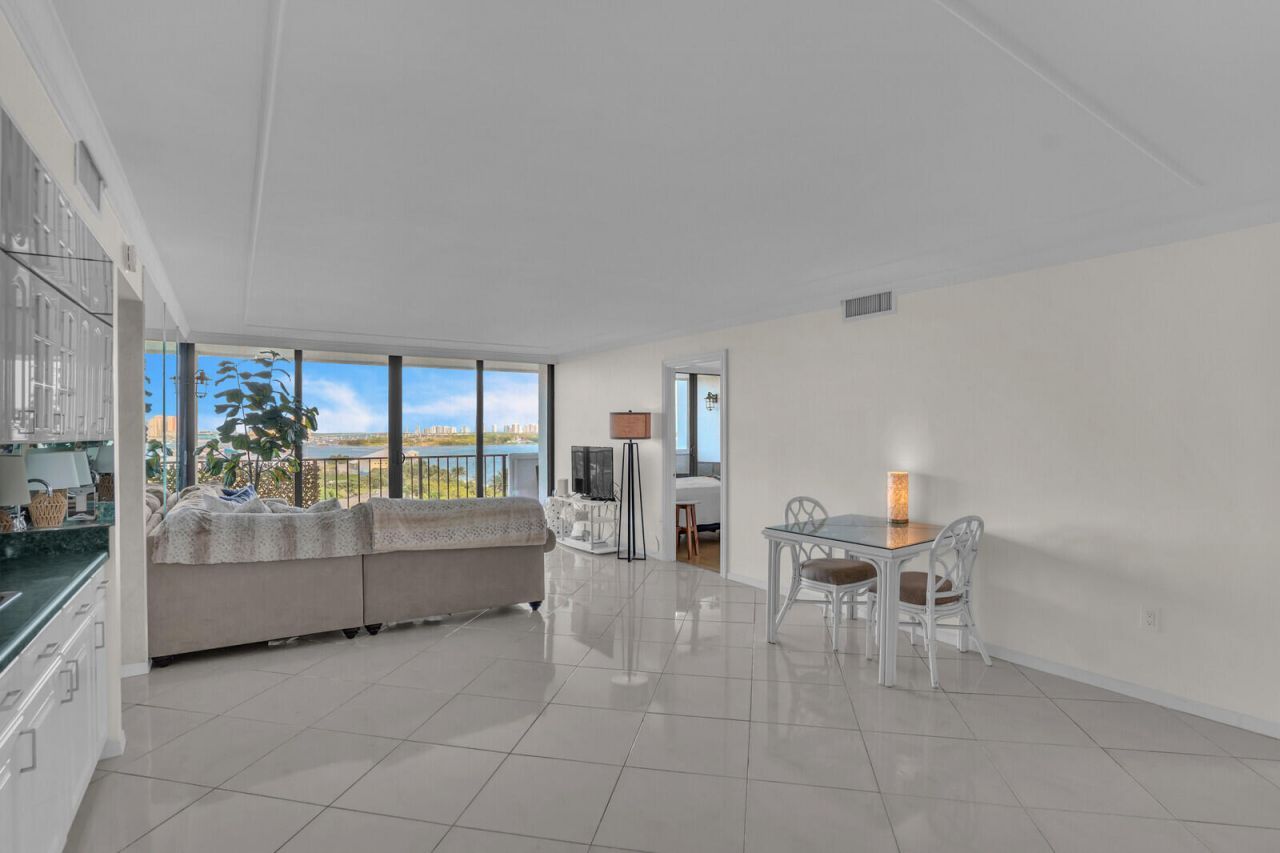 5600 N Flagler Drive, Unit 907, West Palm Beach, FL 33407 Photo