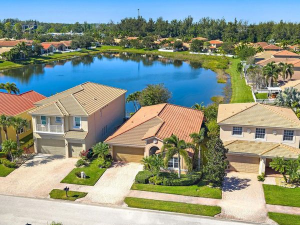 2912 SW Porpoise Circle, Stuart, FL 34997