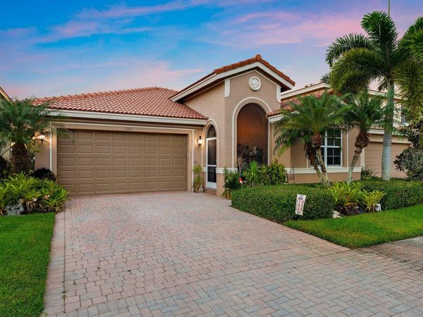 2912 SW Porpoise Circle, Stuart, FL 34997