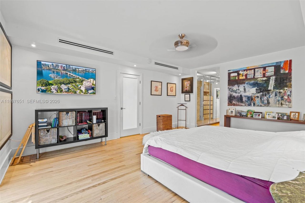 7970 Hawthorne Ave, Miami Beach, FL 33141 Photo