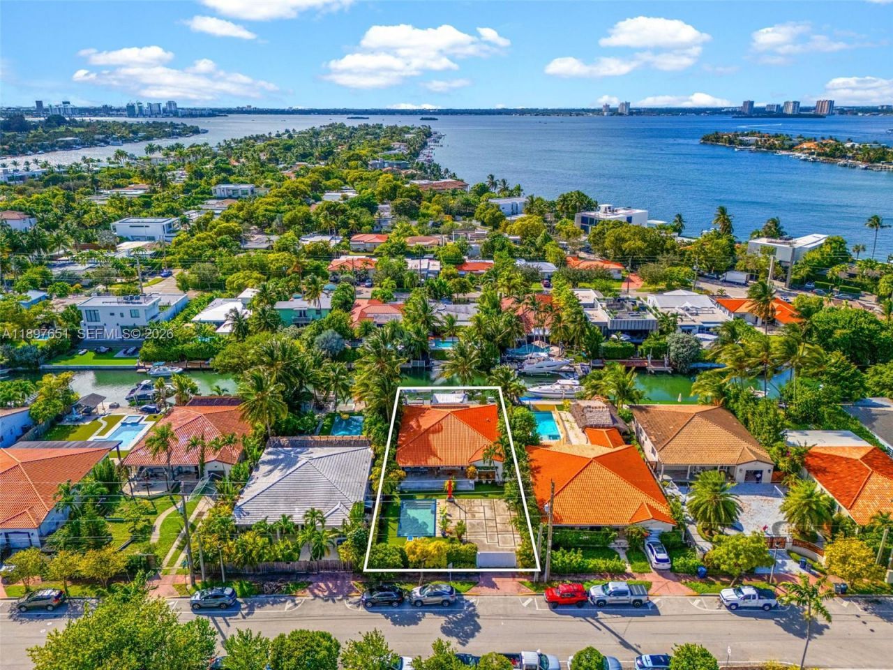 7970 Hawthorne Ave, Miami Beach, FL 33141 Photo