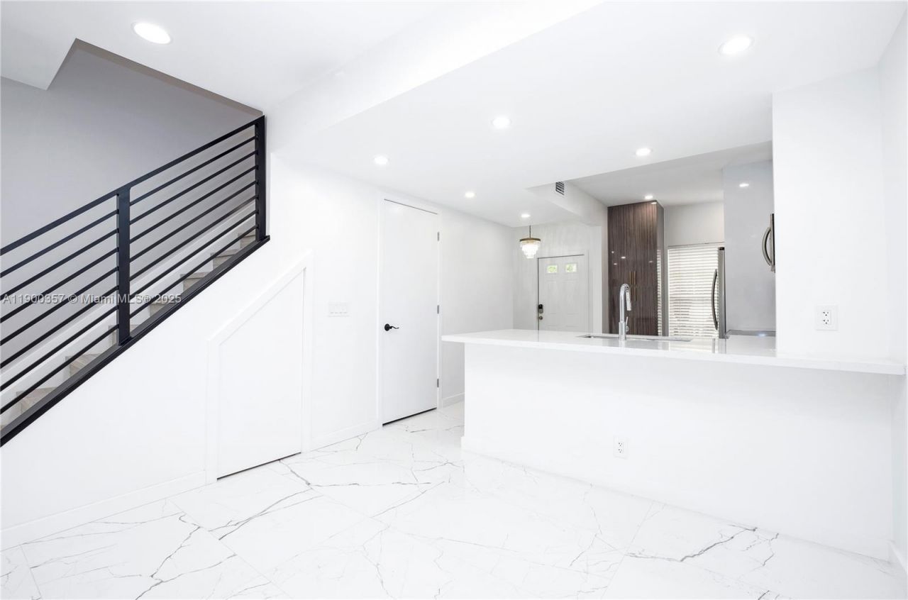 16697 Hemingway Dr, Unit 16697, Weston, FL 33326 Photo