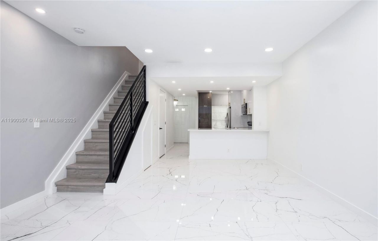 16697 Hemingway Dr, Unit 16697, Weston, FL 33326 Photo