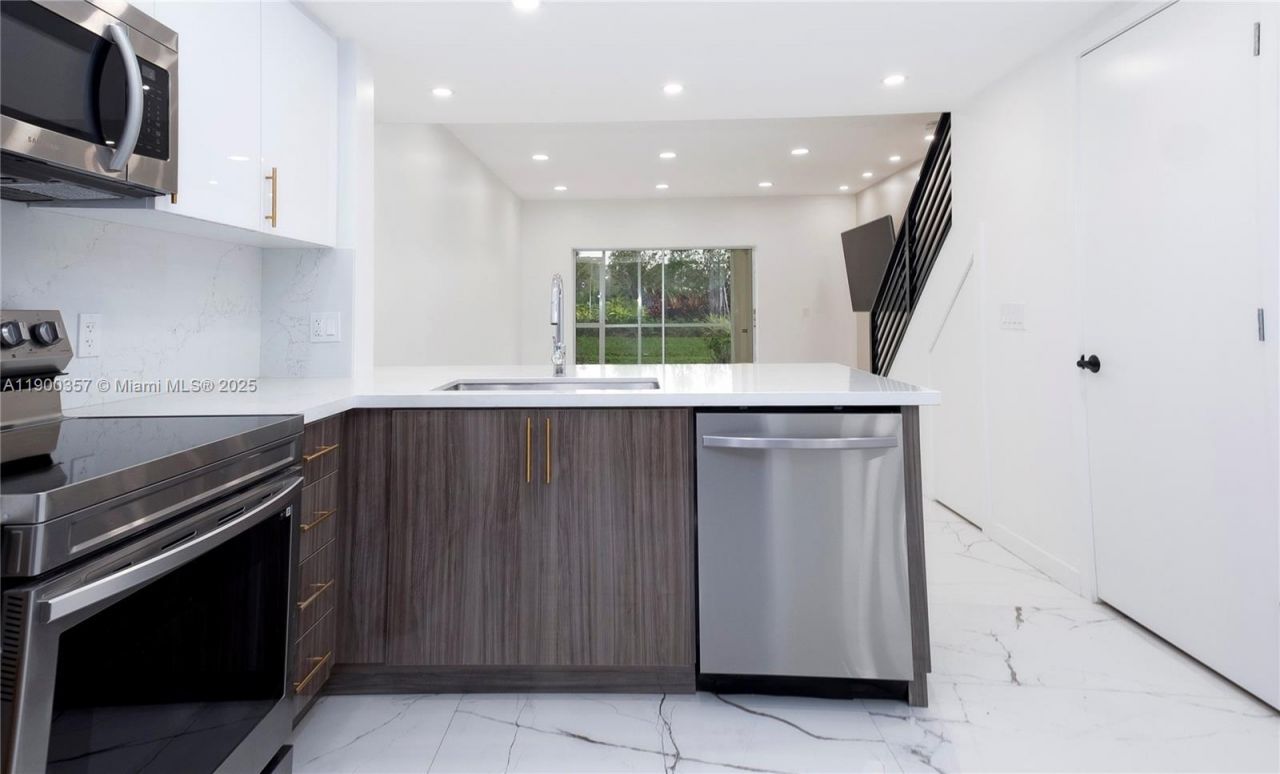 16697 Hemingway Dr, Unit 16697, Weston, FL 33326 Photo