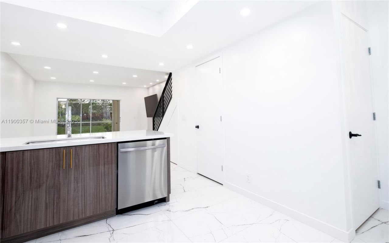 16697 Hemingway Dr, Unit 16697, Weston, FL 33326 Photo