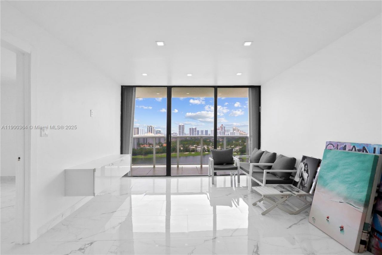 3675 N Country Club Dr, Unit 2008, Aventura, FL 33180 Photo