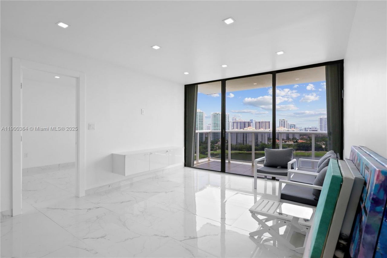 3675 N Country Club Dr, Unit 2008, Aventura, FL 33180 Photo