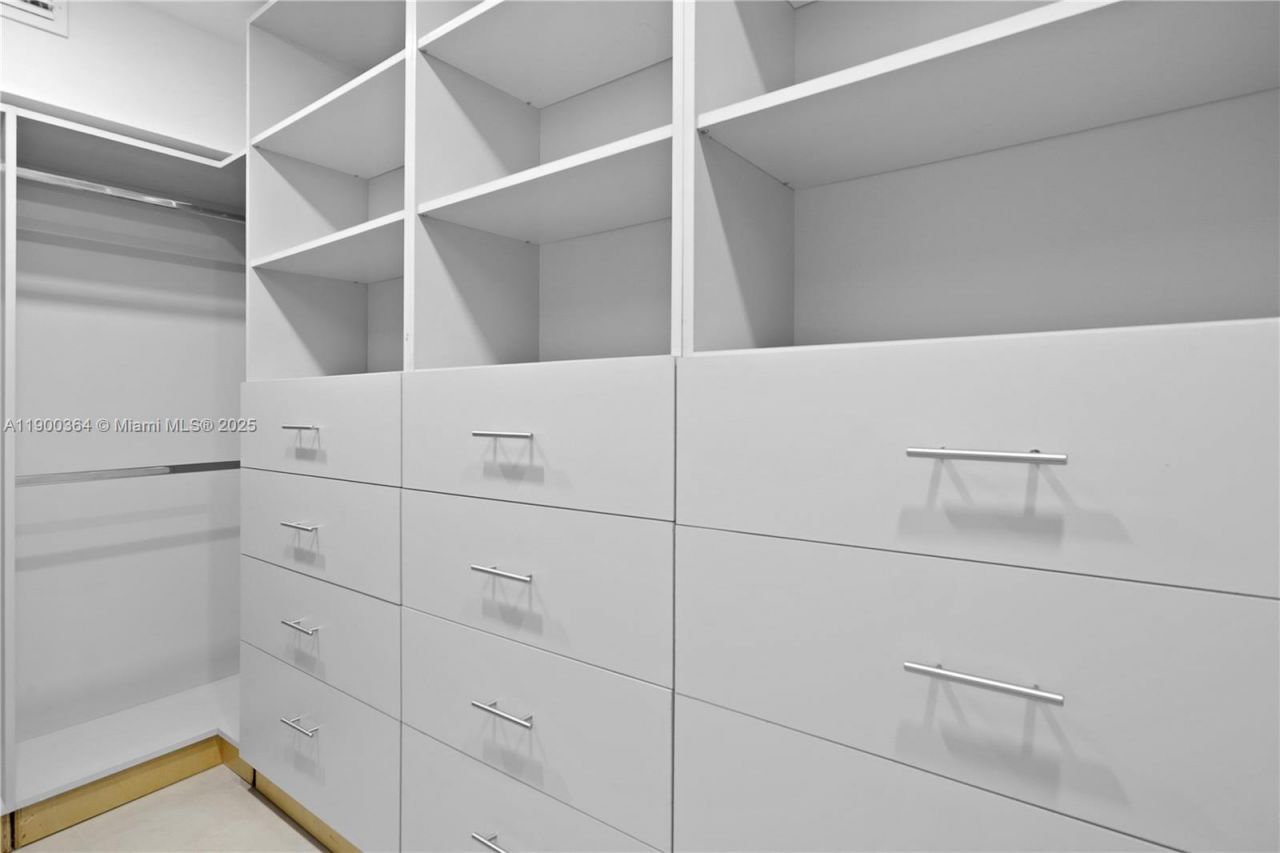 3675 N Country Club Dr, Unit 2008, Aventura, FL 33180 Photo