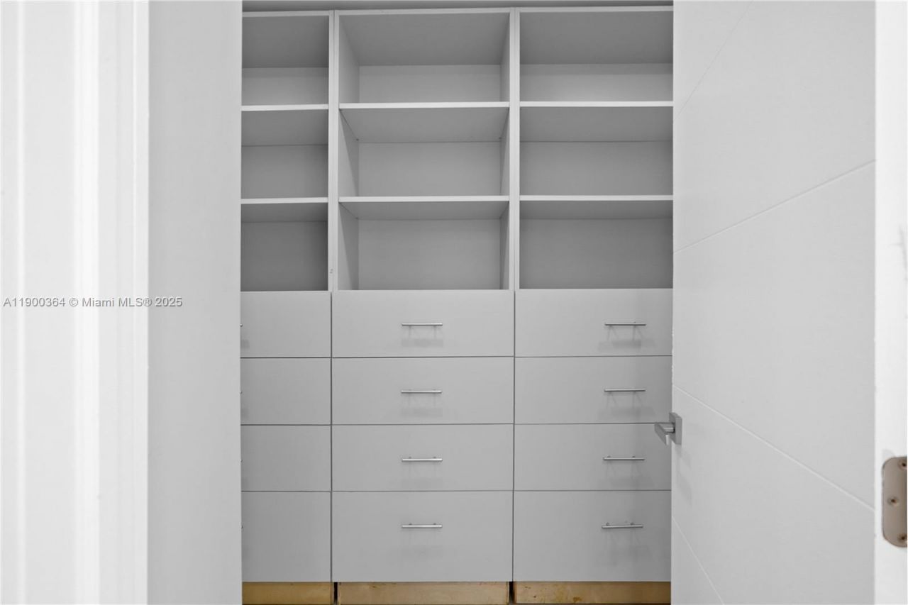 3675 N Country Club Dr, Unit 2008, Aventura, FL 33180 Photo