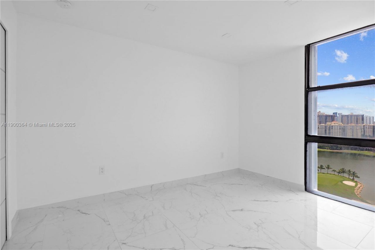 3675 N Country Club Dr, Unit 2008, Aventura, FL 33180 Photo