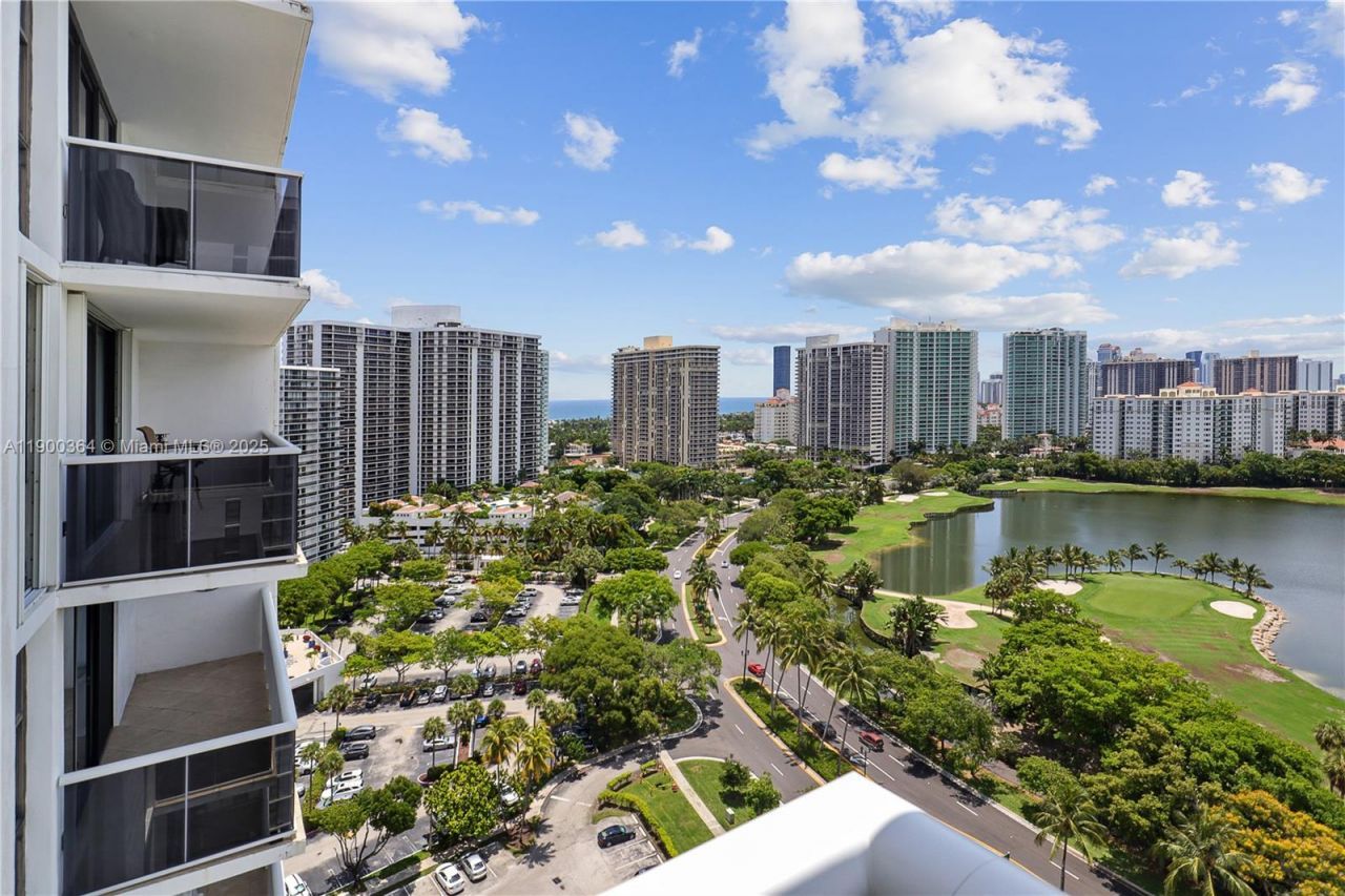 3675 N Country Club Dr, Unit 2008, Aventura, FL 33180 Photo