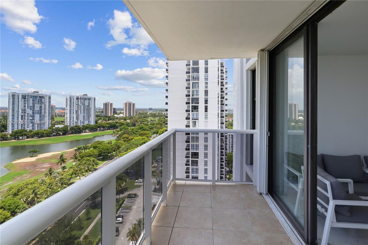 3675 N Country Club Dr, Unit 2008, Aventura, FL 33180 Photo