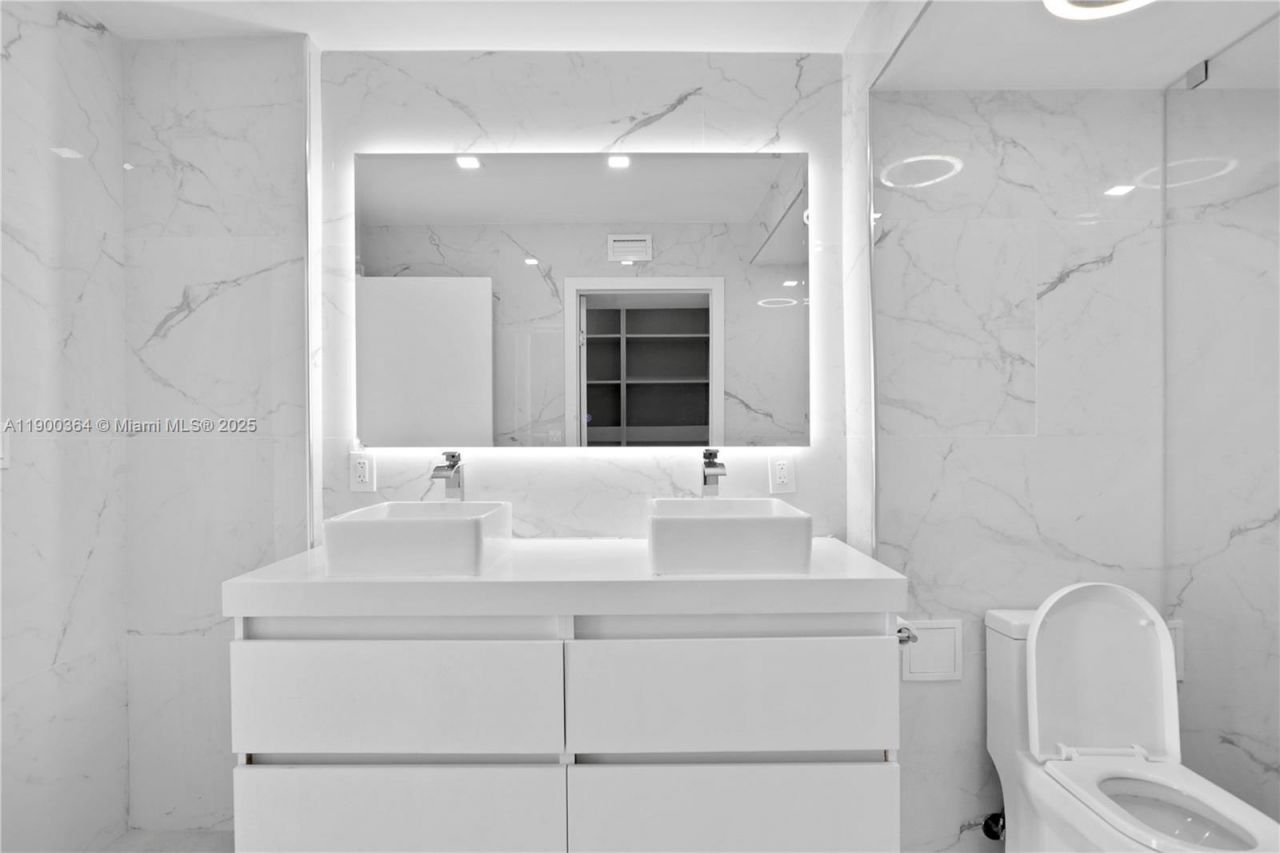 3675 N Country Club Dr, Unit 2008, Aventura, FL 33180 Photo