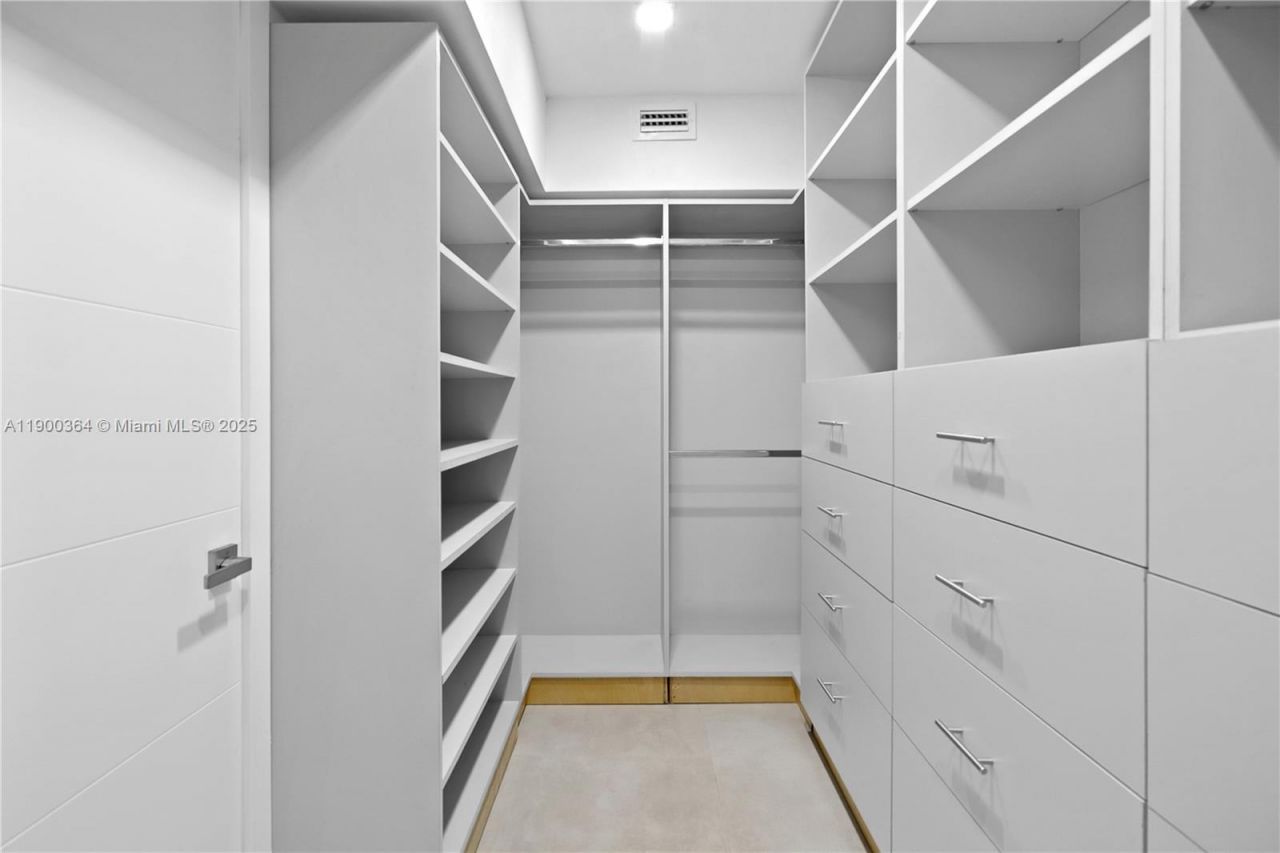 3675 N Country Club Dr, Unit 2008, Aventura, FL 33180 Photo