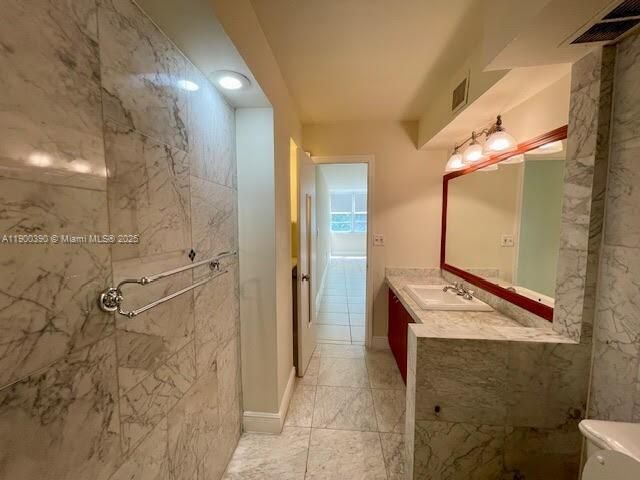 2016 Bay Dr, Unit 207, Miami Beach, FL 33141 Photo