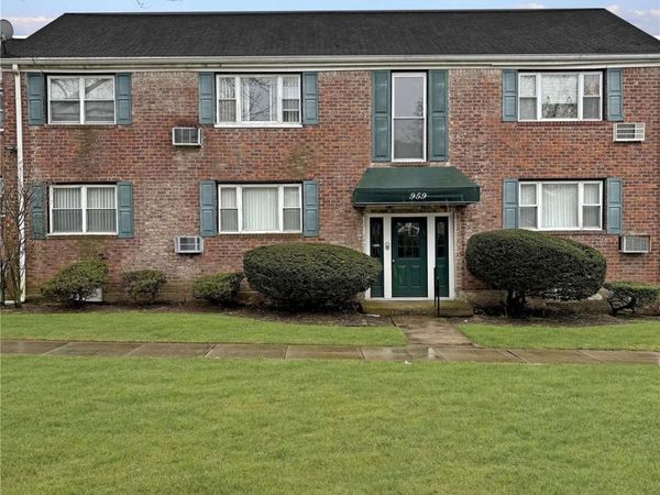 959 Fenwood Drive, Unit 3, Valley Stream, NY 11580