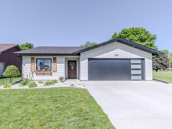 1004 Clayton Street, Lake Park, IA 51347