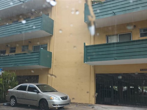 1975 NE 135th St, Unit 2I, North Miami, FL 33181