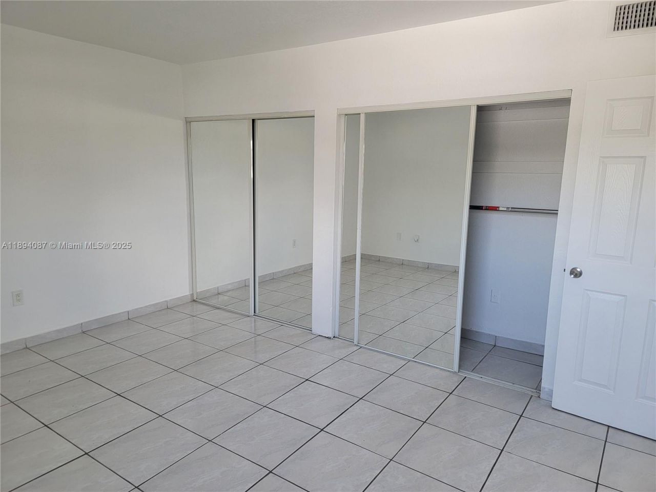 1975 NE 135th St, Unit 2I, North Miami, FL 33181 Photo